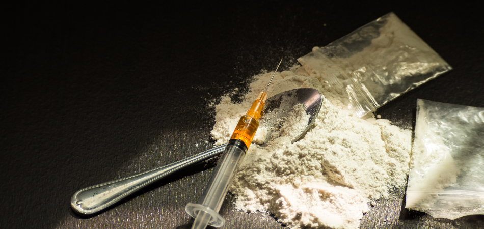 heroin-addiction-spoon-of-heroin