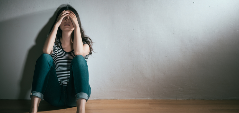 bipolar-disorder-and-addiction-woman-struggling