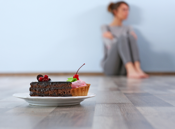 eating-disorders-cake